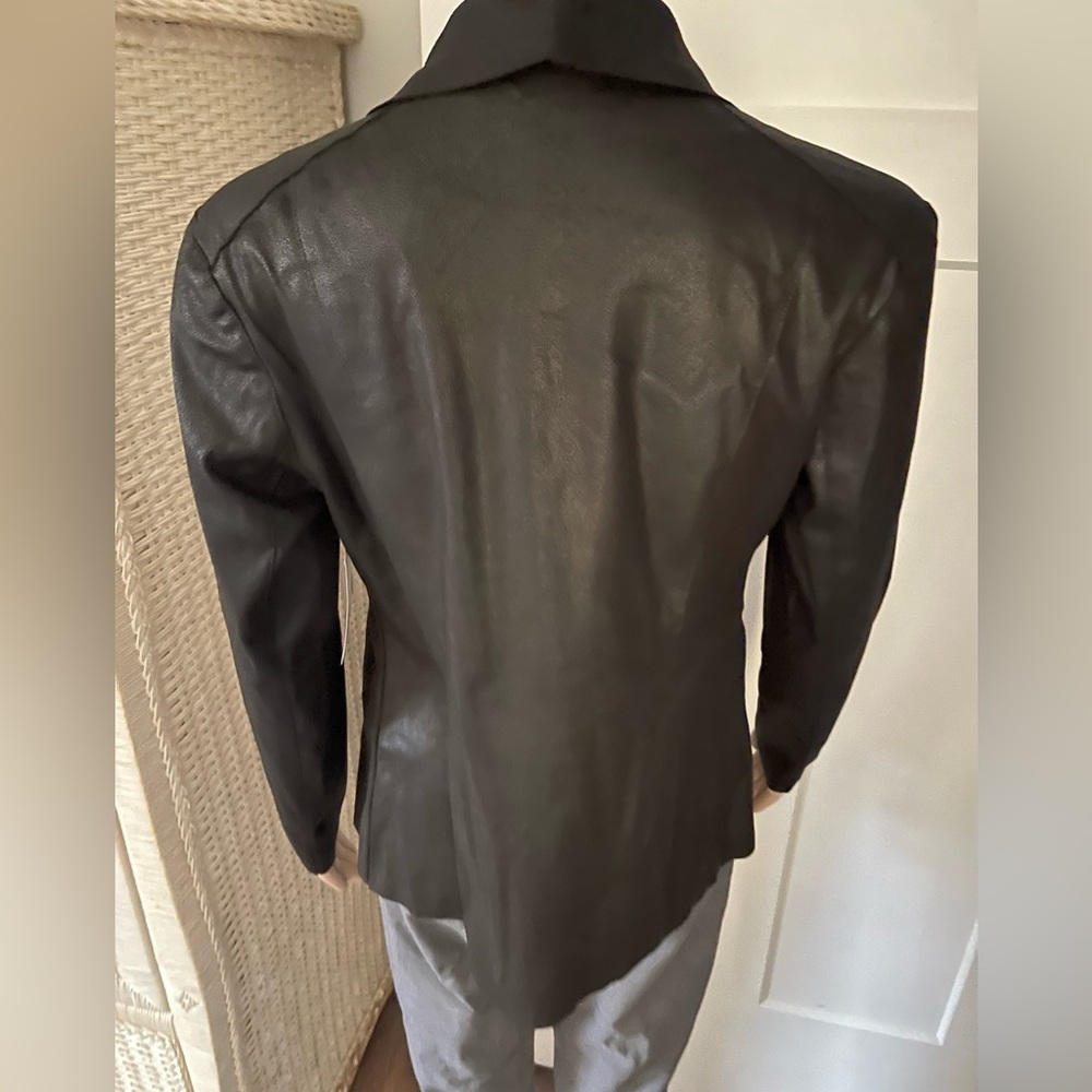 Mote Light Jacket - Picture 4 of 8